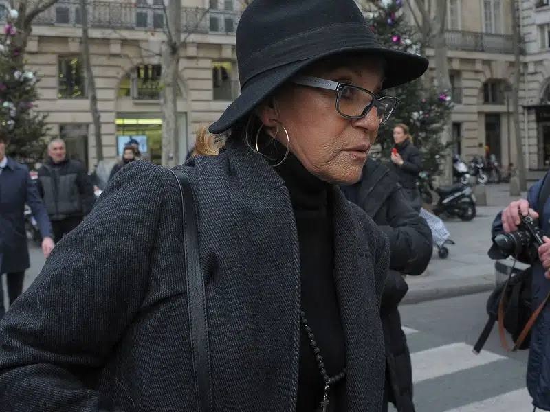 Le mari de Sheila est-il mort