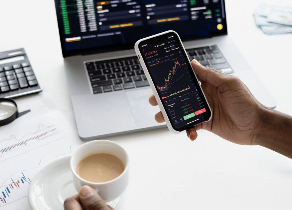 Les ETF en tant que classe d'actifs : comparaison avec les actions et les obligations